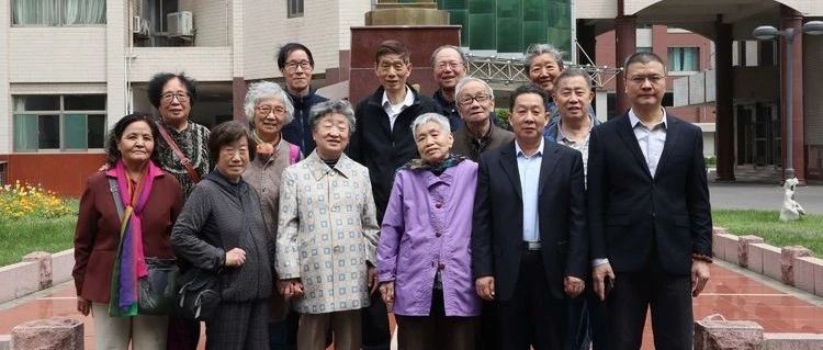 重温一段情，共圆一个梦——记1962届初三、二班学子入校60周年纪念活动